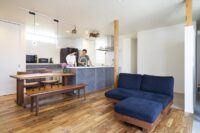 使い方、自由。玄関土間から広がる明るめの家